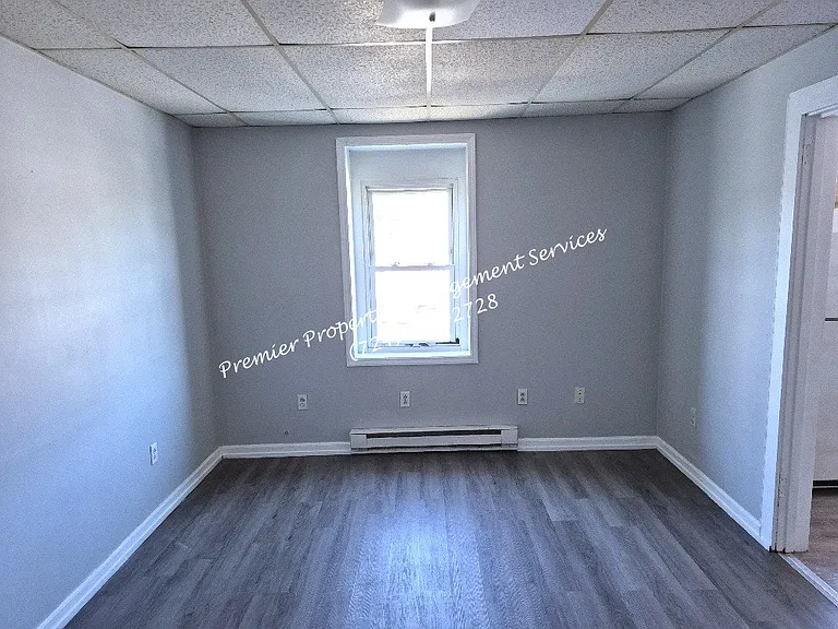 542 Midland Ave #B — Photo 10