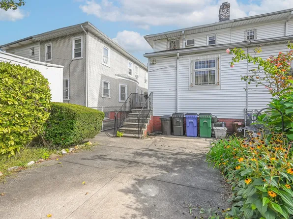 954 81st Street image 5 of 20