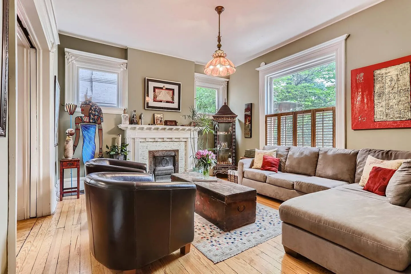 7 bed, 5.5 bath, 5541 sqft, $1,000 — Photo 1
