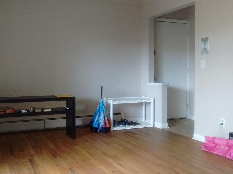 1st image of 1229 Island Dr APT 202