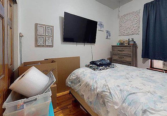3rd image of 203 W 85th St APT 52