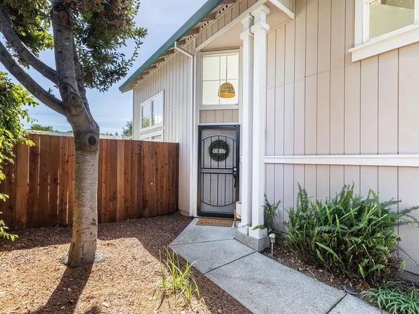 1520 Pinebrook Place, Santa Rosa, CA 95403
