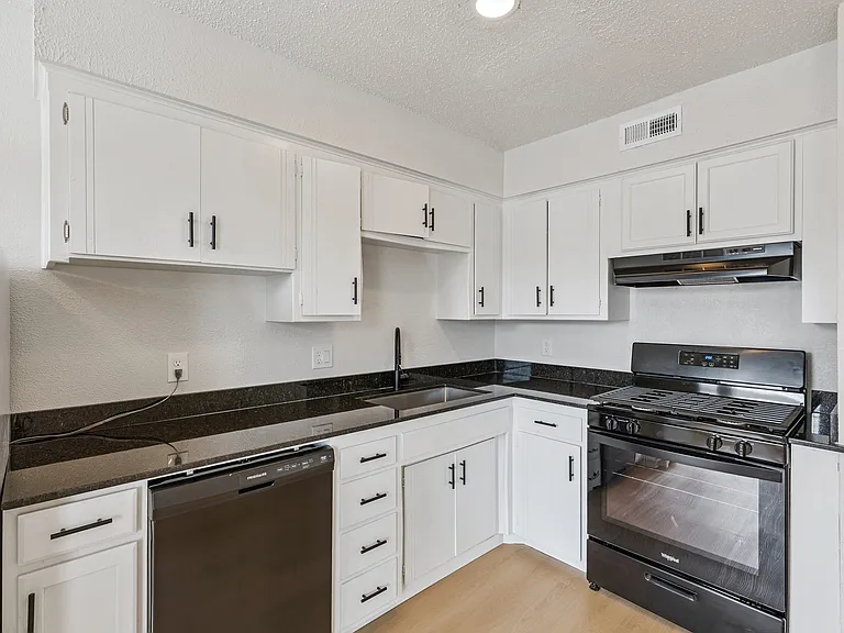 1209 Roosevelt St #2 — Photo 14