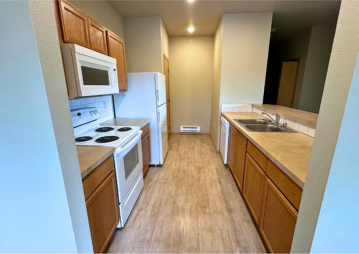 Hastings Apartments — Photo 10