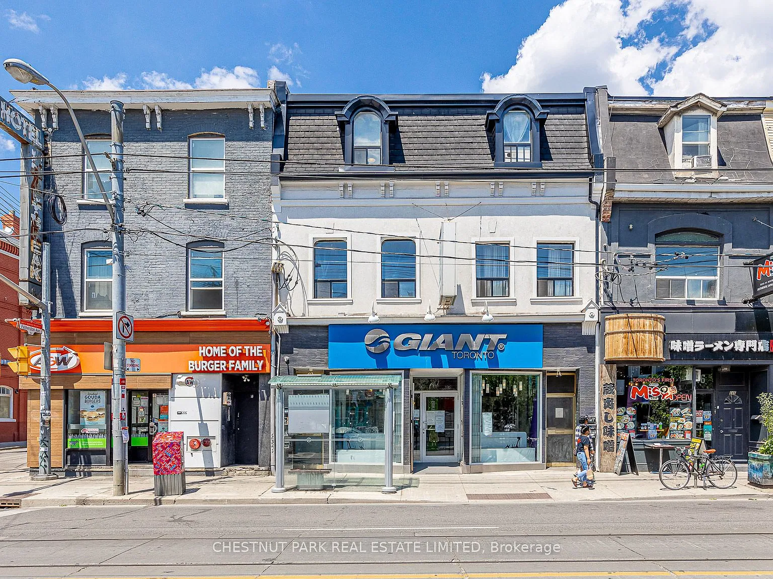 2 bed, $3,200 — Photo 2
