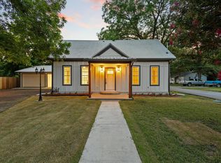 821 Doss St, Bonham, TX 75418