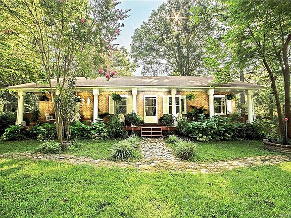 3rd image of 204 Sweetpea Ln