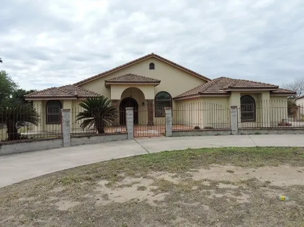 1713 1st St, Zapata, TX 78076