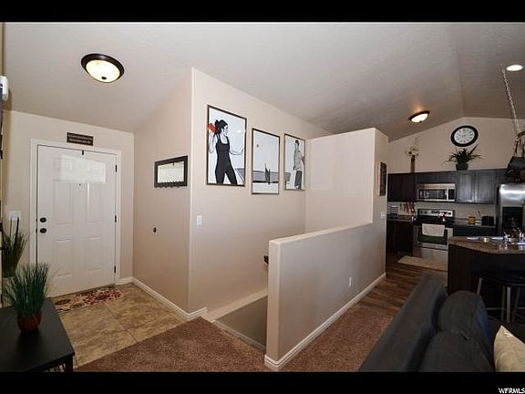 5th image of 306 W Red Tailed Cres