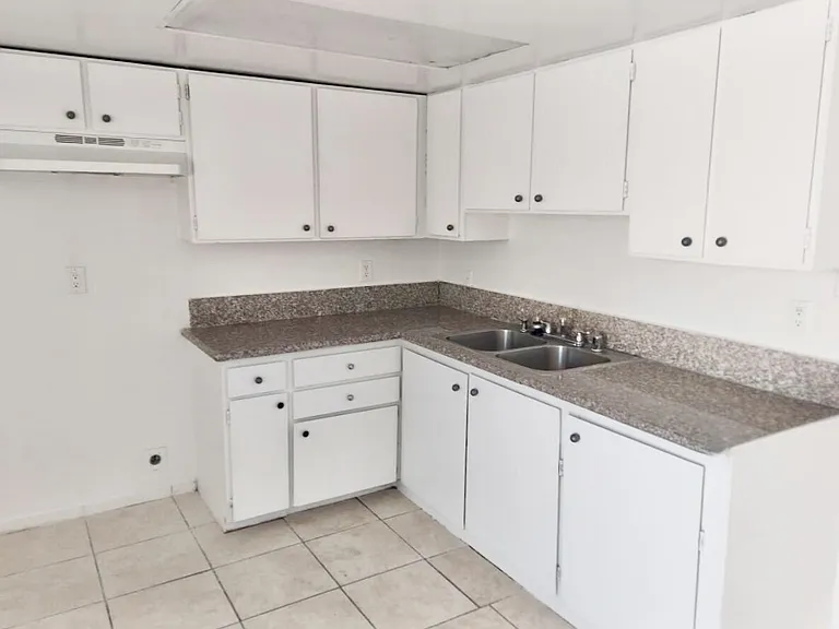 3427 E Cheyenne Ave #B — Photo 25