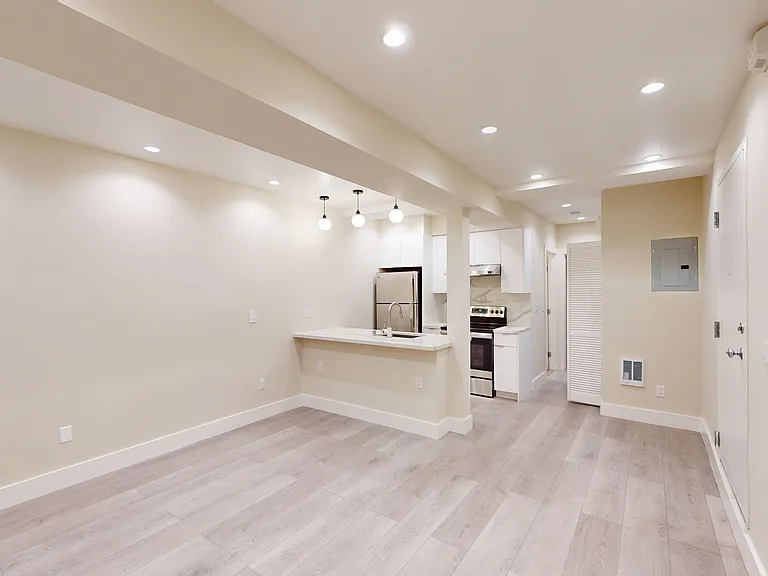 333 Hyde St #12 — Photo 2