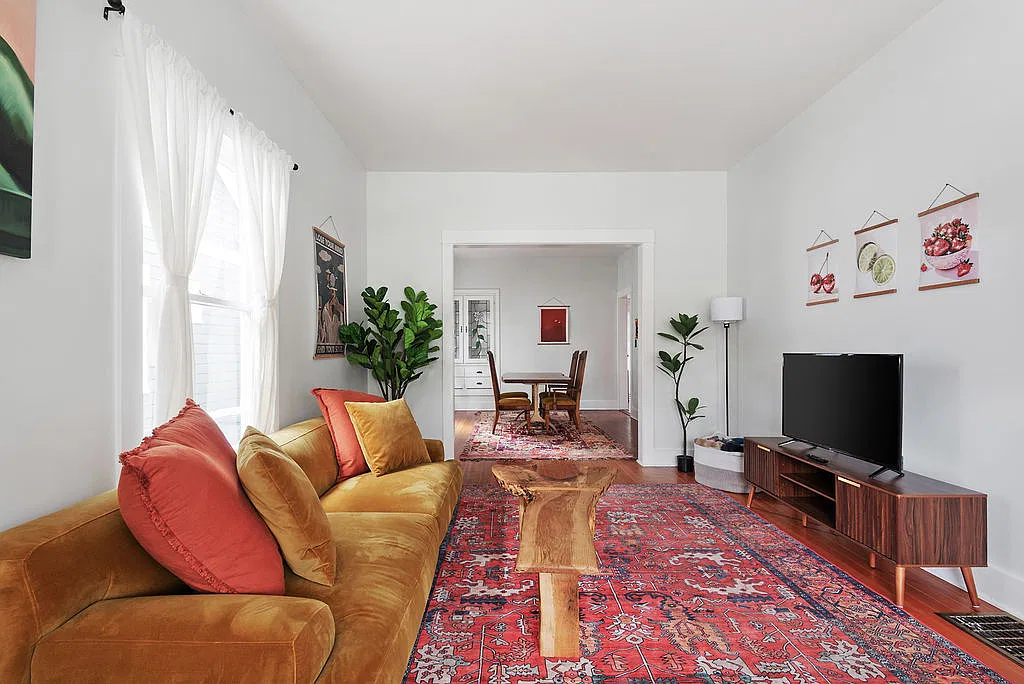 2 bed, 1066 sqft, $3,600 — Photo 4