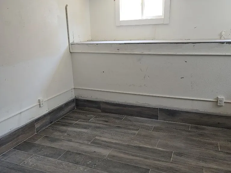 624 W Laurel St — Photo 5