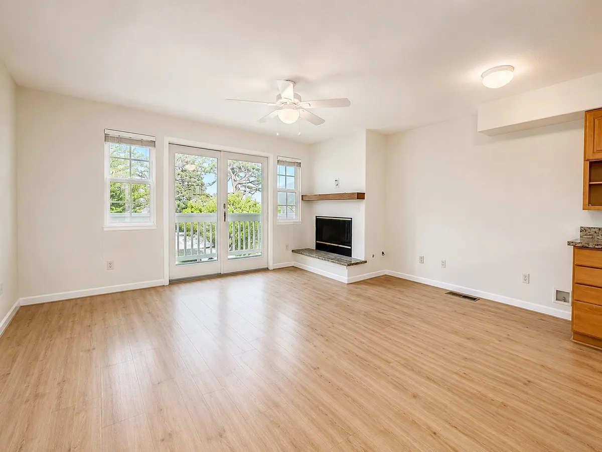Unit Photo - 901 Hawthorne St #B