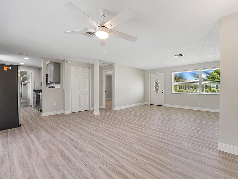 204 Circle E — Photo 25