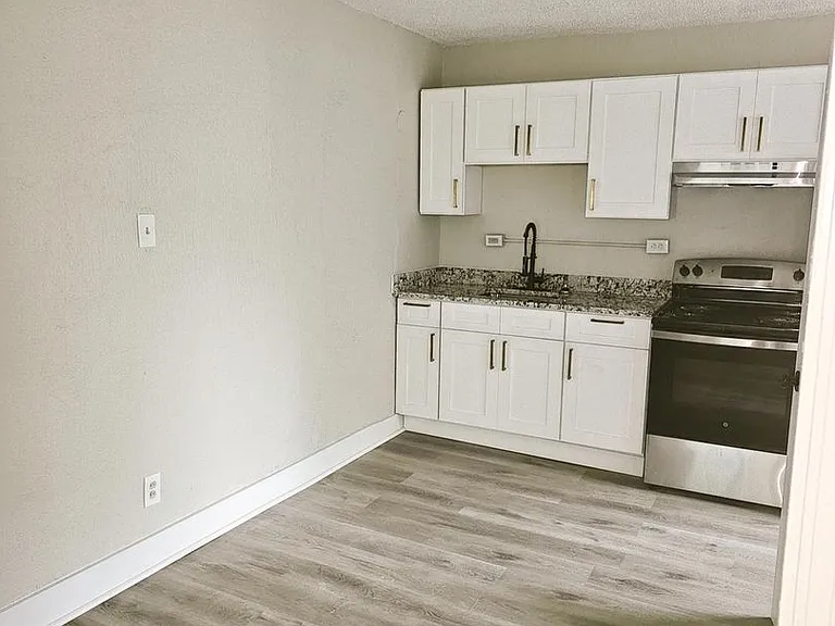 3131 Gilbert Ave — Photo 15