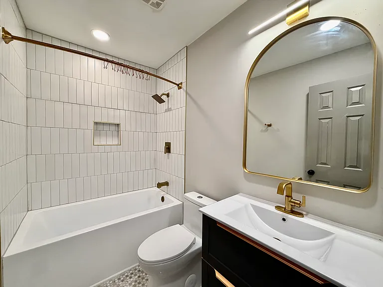 312 W 10th St #312 — Photo 12