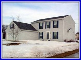 200 Royal Ridge Dr, Oconomowoc, WI 53066