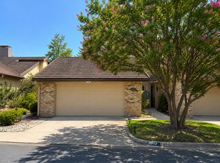 5912 Meadow Wood Ln, Fort Worth, TX 76112