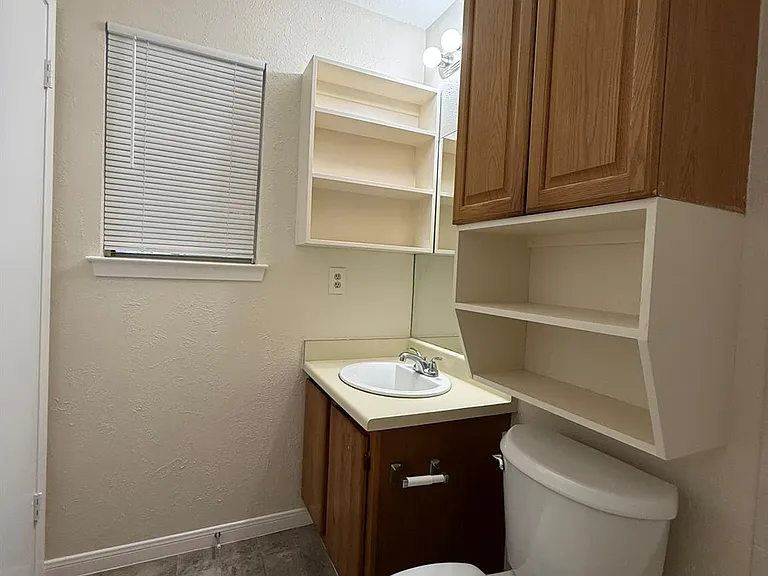 11945 Sunhillow Bnd #B — Photo 15