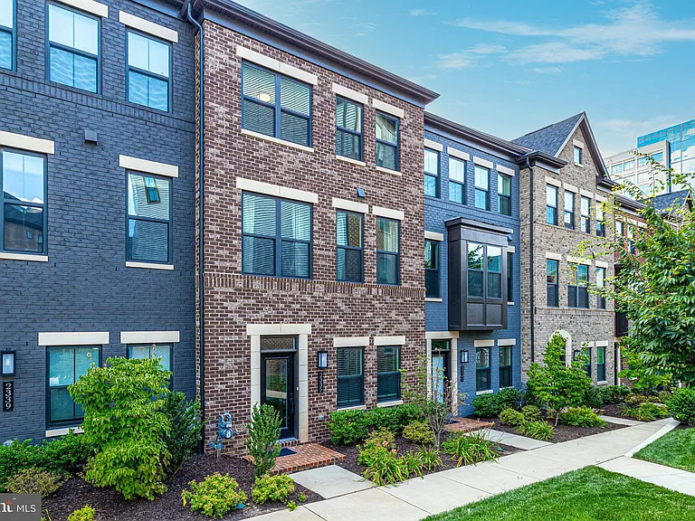 2335 Water Promenade Ave — Photo 1