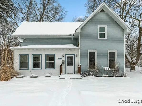 715 S Mears Ave, Whitehall, MI 49461