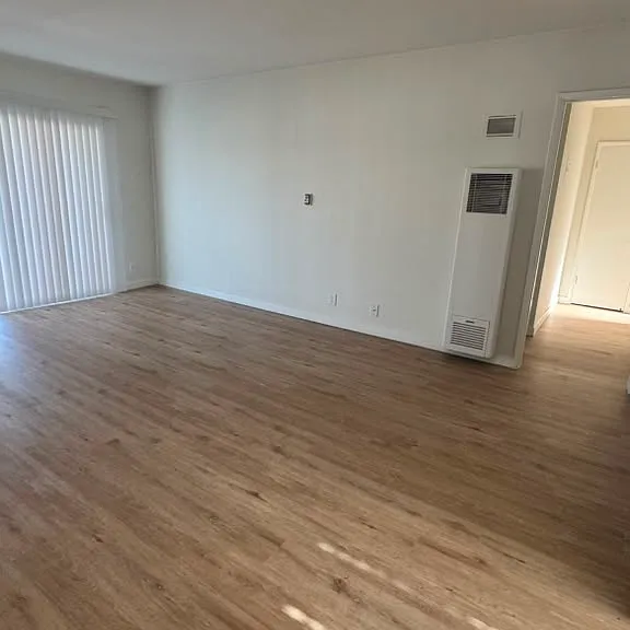 15470 Moorpark St #14 — Photo 14