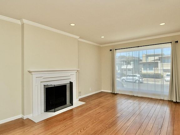 4th image of 83 Garden Grove Dr