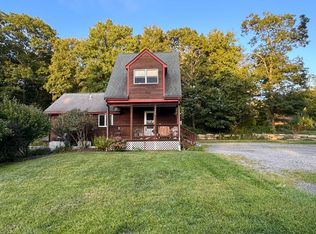1620 Eagleville Rd, Tiverton, RI 02878