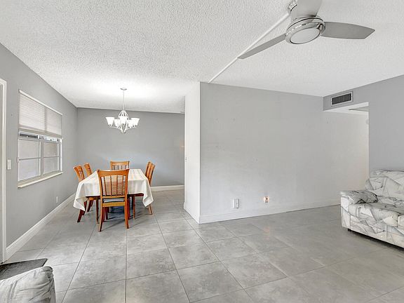 5th image of 2061 Berkshire D