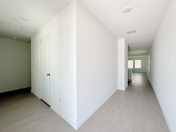 5th image of 814 Ponderosa Ln