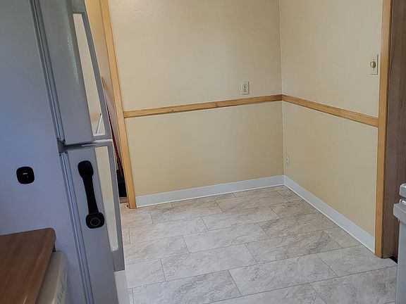 5th image of 1411 S Duluth Ave