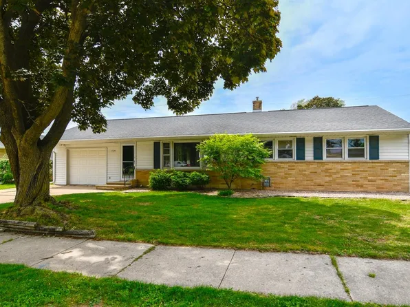 1524 Gatewood St, Green Bay, WI 54304