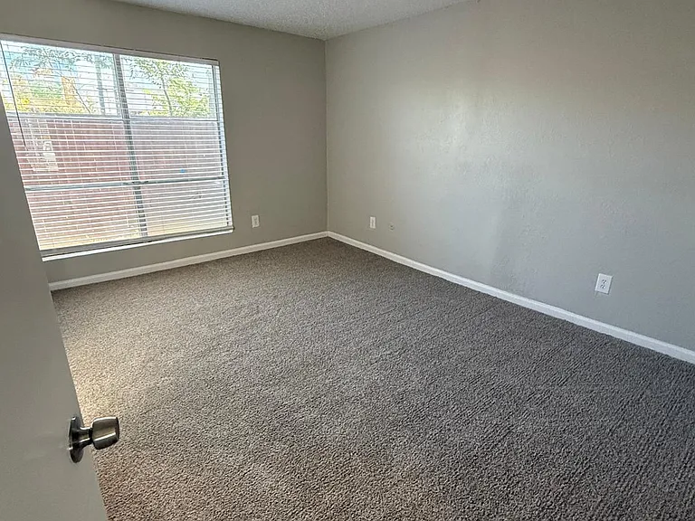 Maxton West Apartment Homes — Photo 66
