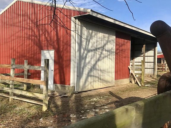 2nd image of 550 Hickman Ln
