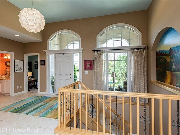 3rd image of 7067 Lynwood Ct