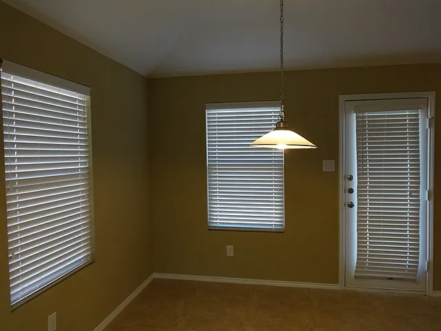 1925 Beach Dr — Photo 5