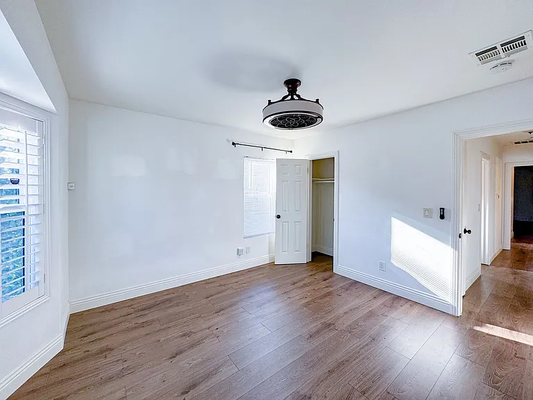 3017 W 84th St — Photo 12