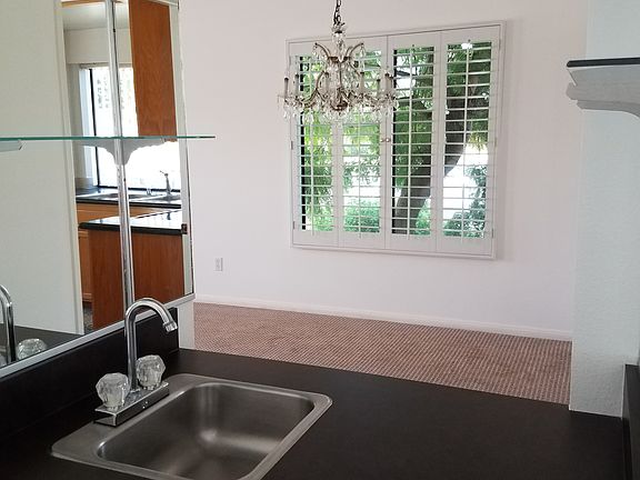 Wet Bar Family/Dining