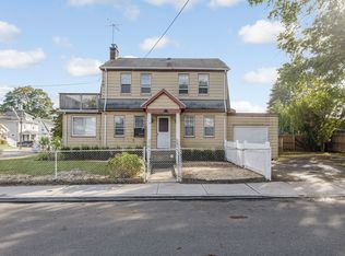 10 Delaware Ave, Norwalk, CT 06851