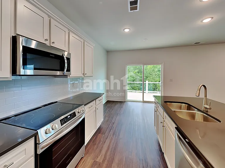 163 Pecan Dr — Photo 4
