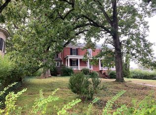 113 Appomattox St, Farmville, VA 23901
