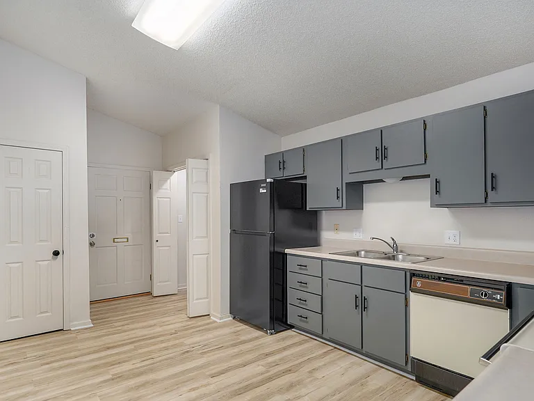 108 N Market St #1 — Photo 11