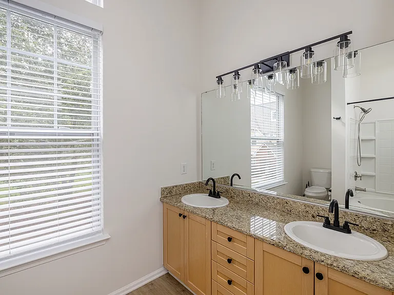 1123 Central Park Cir — Photo 17