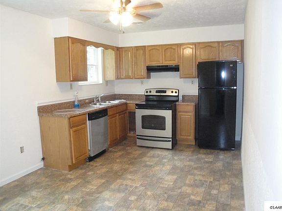 3rd image of 1592 Meadow Run Dr