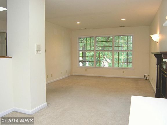3rd image of 1705 Crawford Dr