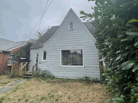 2nd image of 1014 Warren Ave
