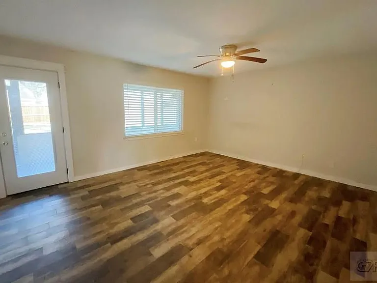 443 Bayou View Dr — Photo 14
