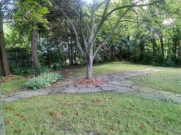 3rd image of 2925 Hilltop Dr