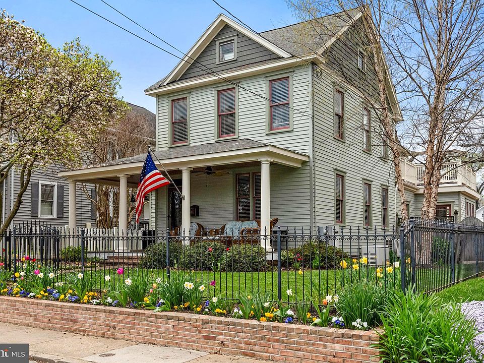 1st image of 810 Chesapeake Ave